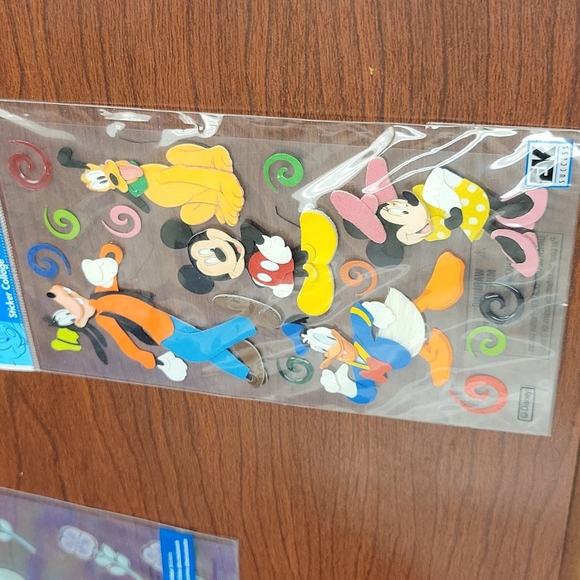 CLASSIC DISNEY Scrapbook Set - Picture 2 of 3